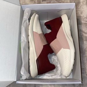 Brand New APL Techloom size 8.5